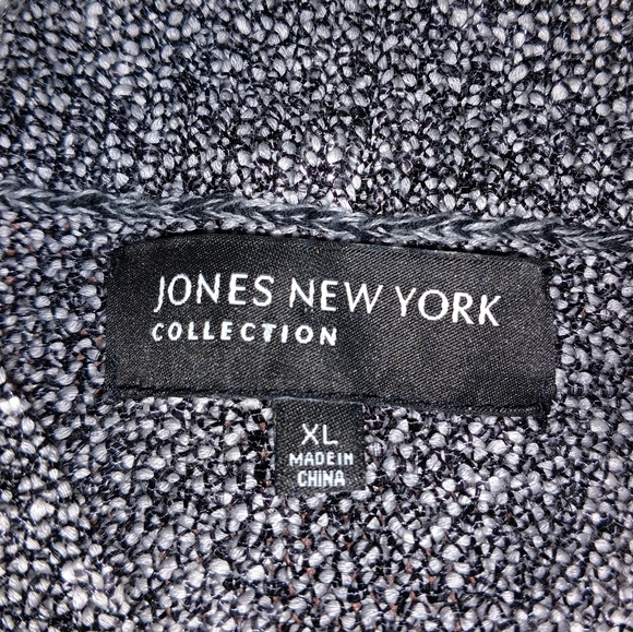 JONES NEW YORK Heavy knit cardigan sweater. - Picture 3 of 7